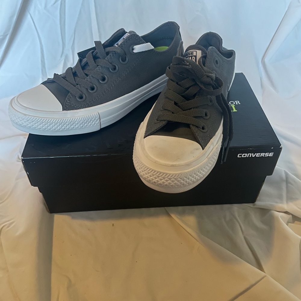 Converse Chuck Taylor All Star II Gray Sneakers Classic Style. Size 7. NIB